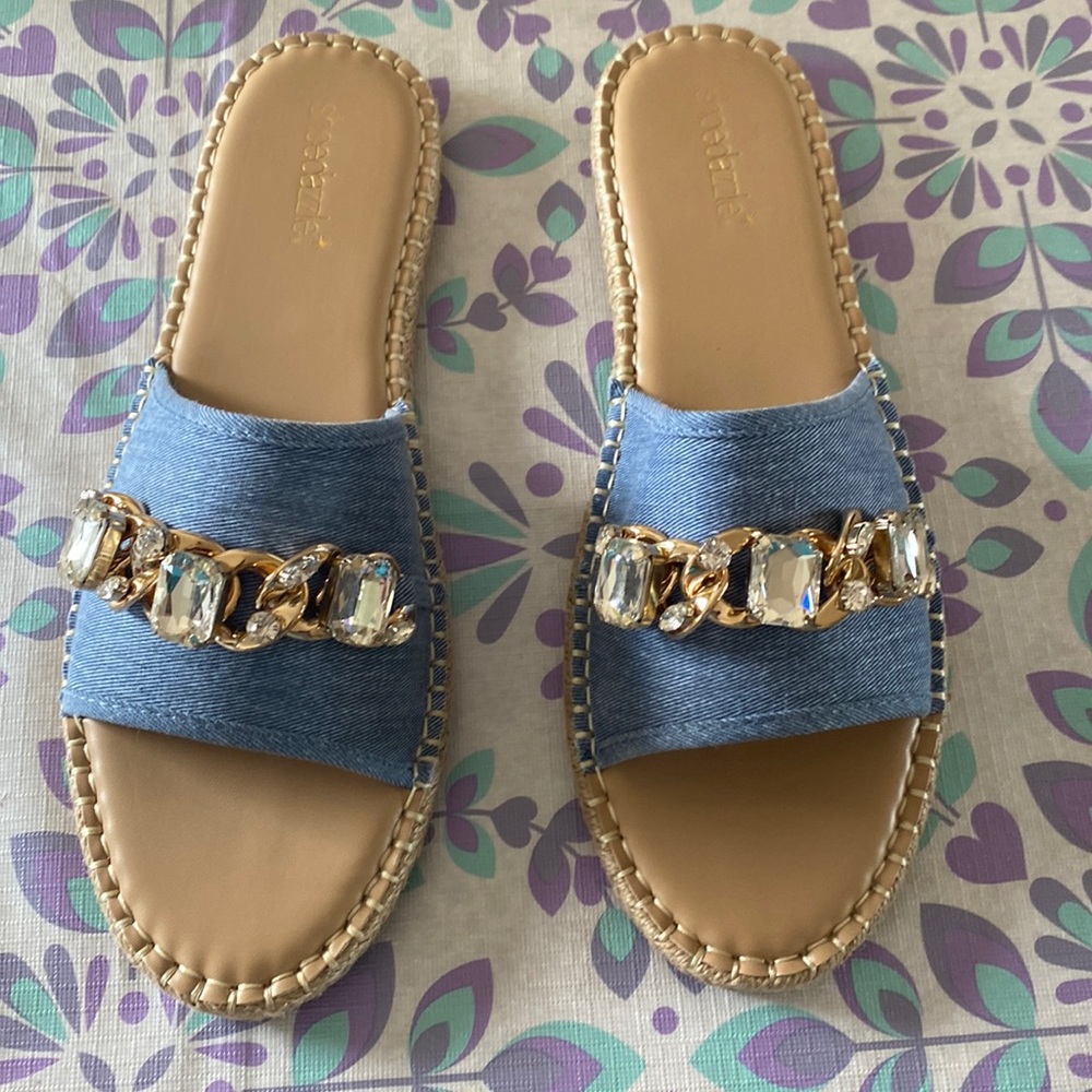 NWT flat sandals with denim and Rhinestone